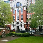 The Manor Gardens Retreat - Captivating 1Bdr Flat With Terrace
